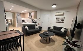 Daniela'S Modern Apartment